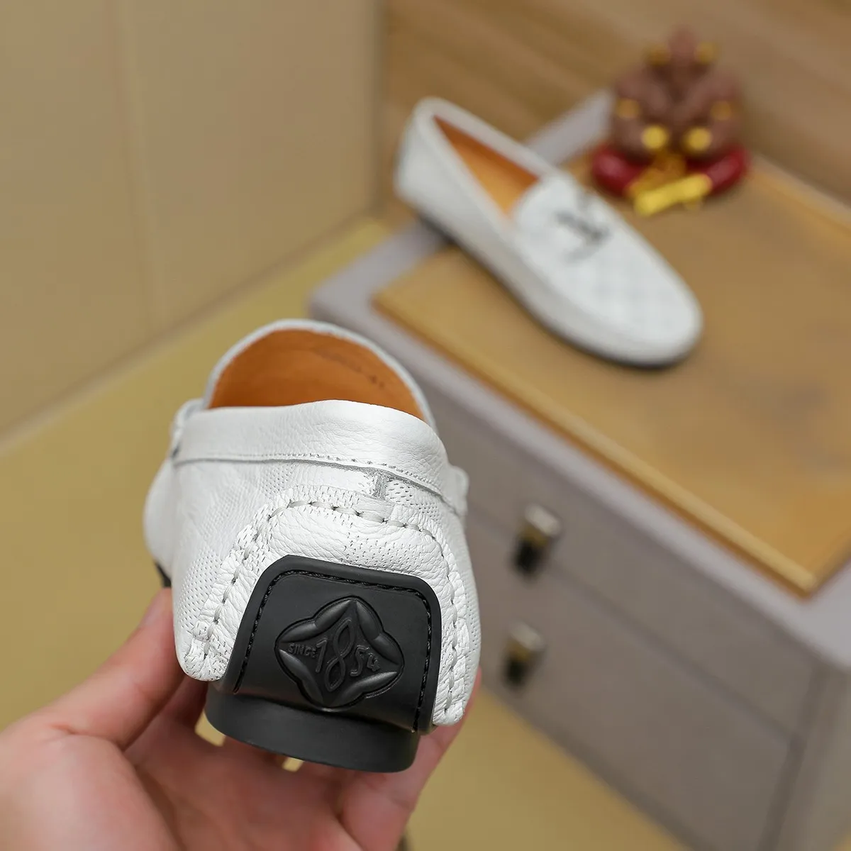 Men's shoes 💰360 💰 LV Louis Vuitton's top-quality Peaches men's shoes 💯Original copy of the official website, the upper is made of imported official website 1:1 material ❌Italian 🇮🇹 cowhide surface, imported pigskin lining. It’s definitely not made with ordinary craftsmanship, it’s the model used by celebrities! The factory’s craftsmanship is designed to create the most perfect shoes for trendy men! Colors available! 38-44 yards